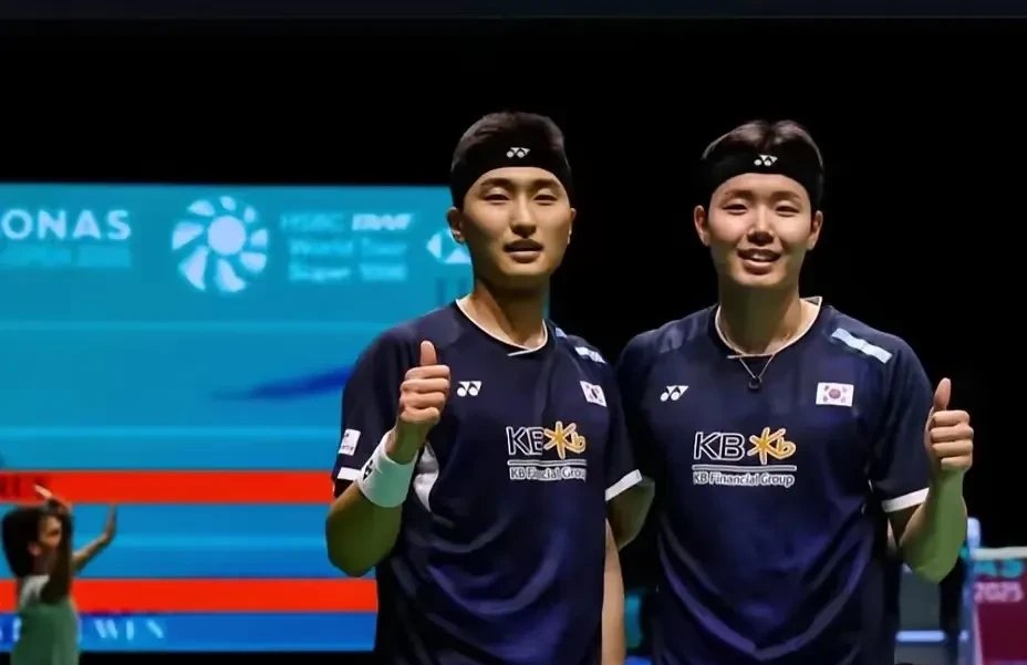 韩国羽毛球队爆冷泰国羽毛球队，安赛龙送出助攻