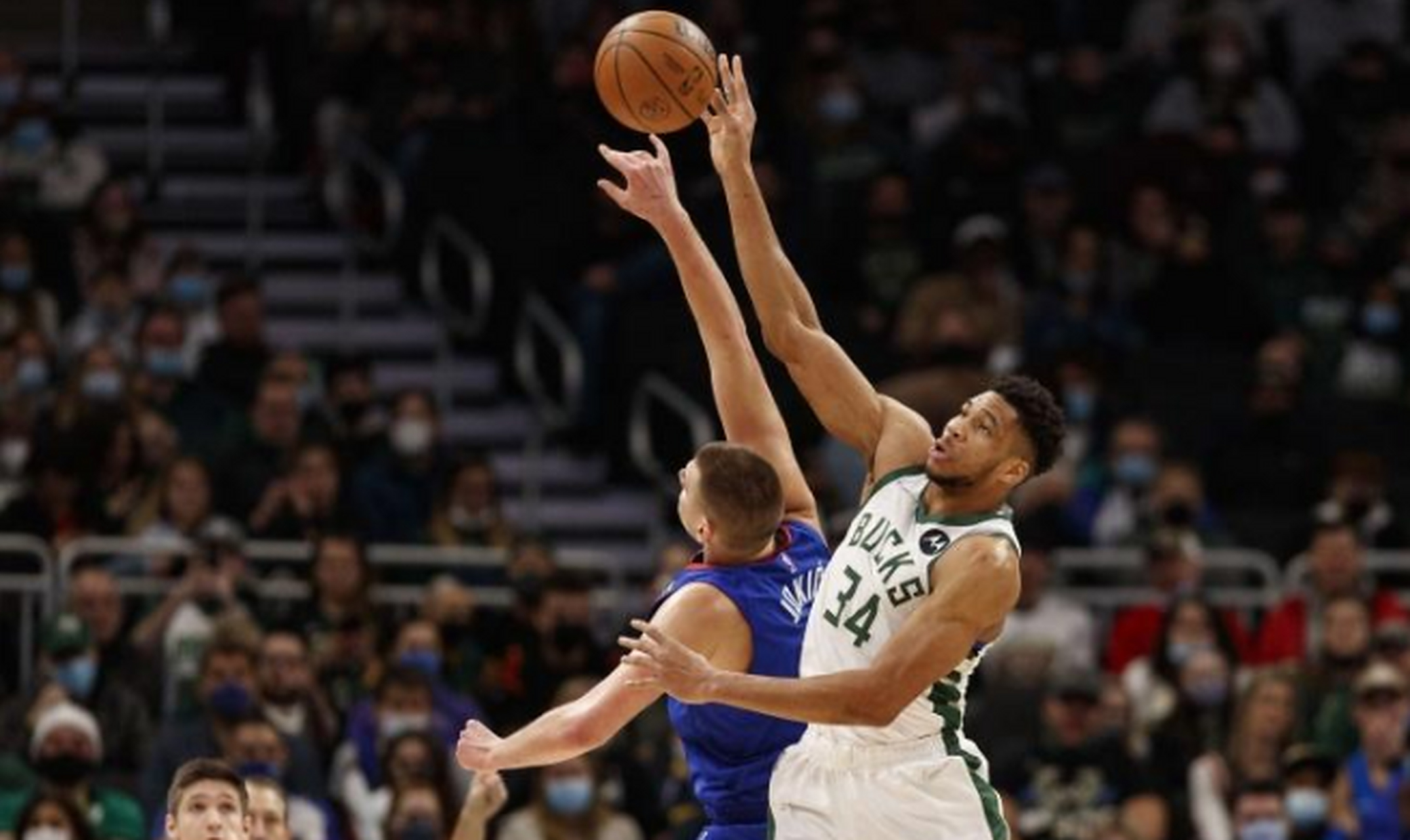 关于爵士翻盘雄鹿B队，约基奇高光表现的信息