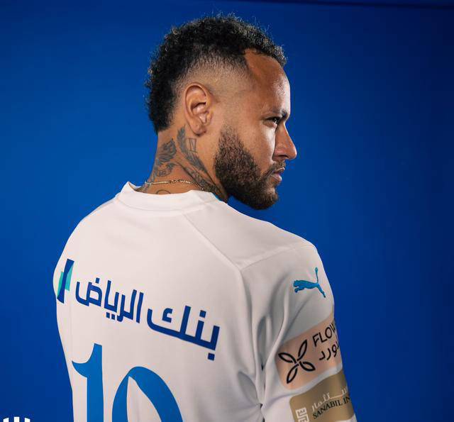 包含多特蒙德横扫波兰，内马尔惊艳世界的词条