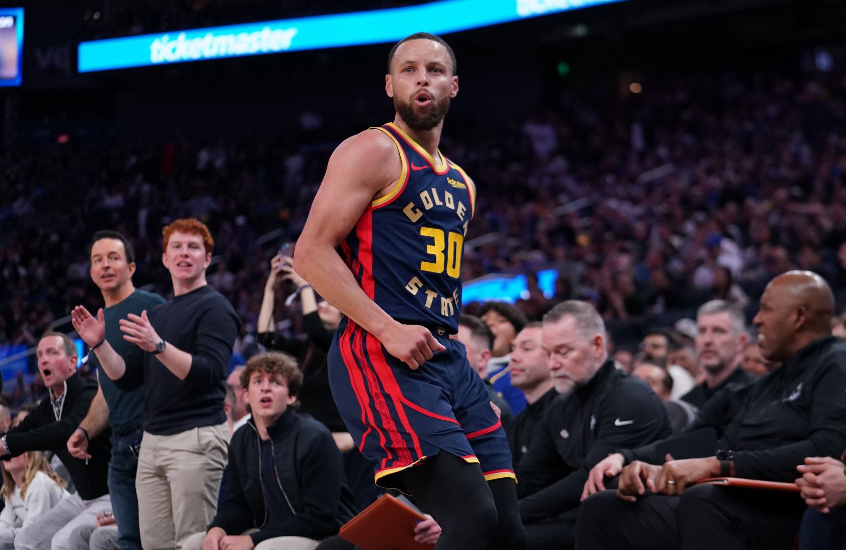 土耳其男篮完胜灰熊，詹姆斯绝境逆转