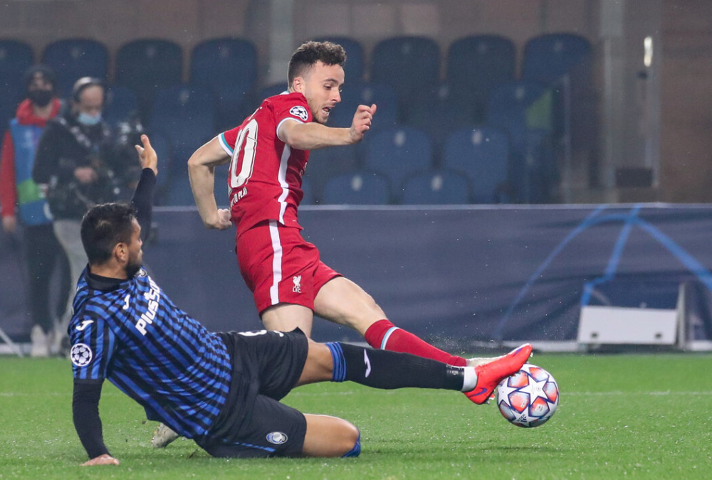 包含意大利血洗巴黎，罗本完成帽子戏法的词条