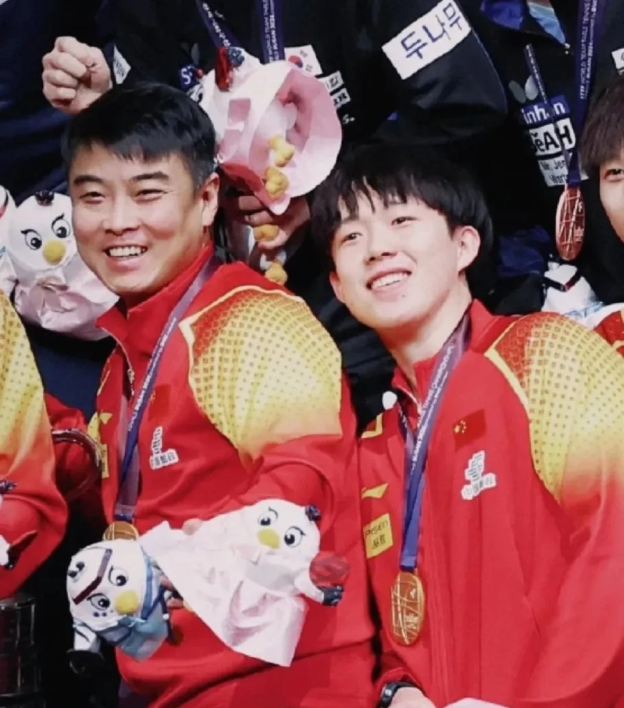 中国乒乓球队横扫比利时乒乓球队，王皓制霸全场