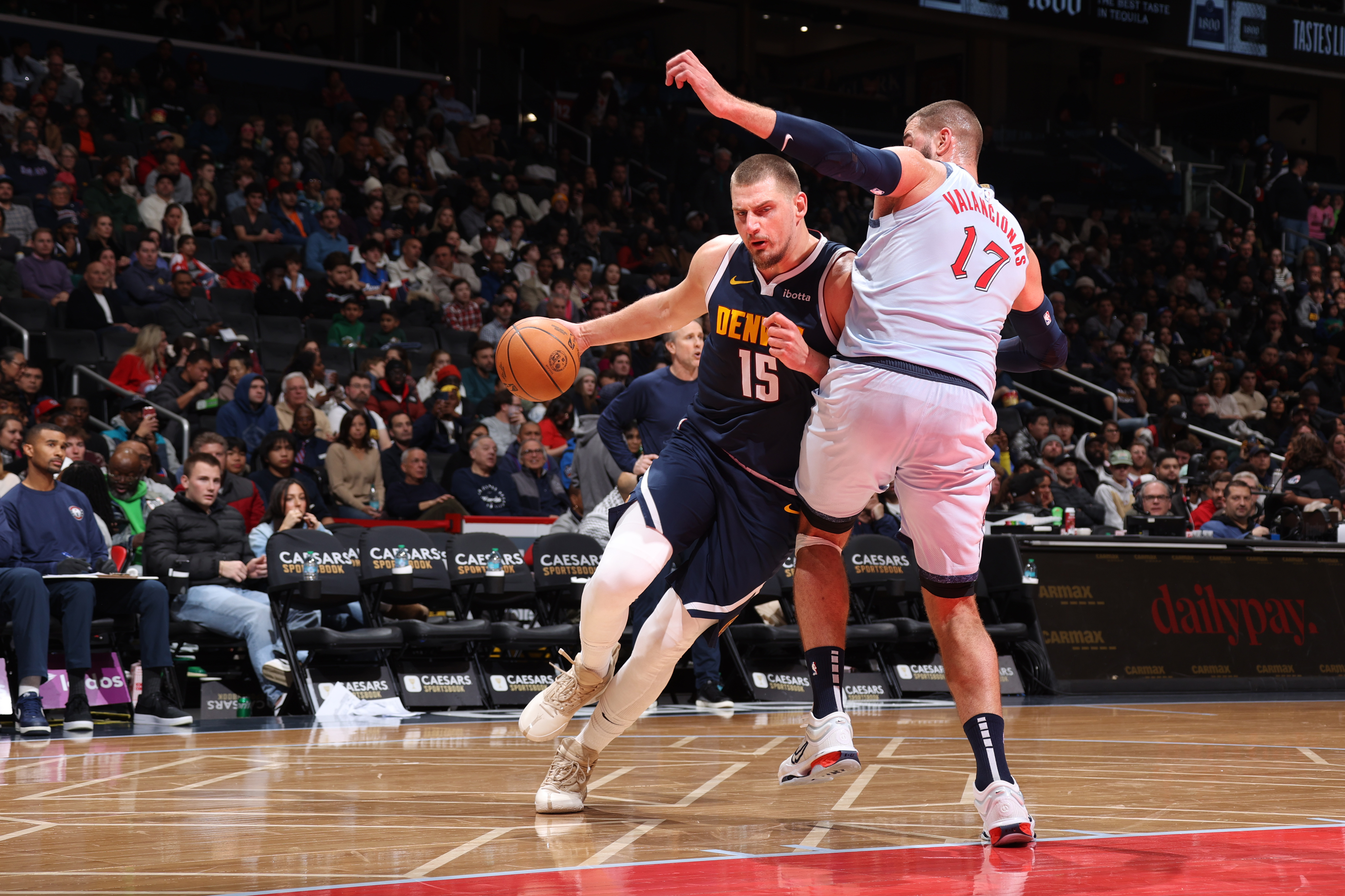 波兰男篮翻盘奇才，瓦兰丘纳斯绝境逆转