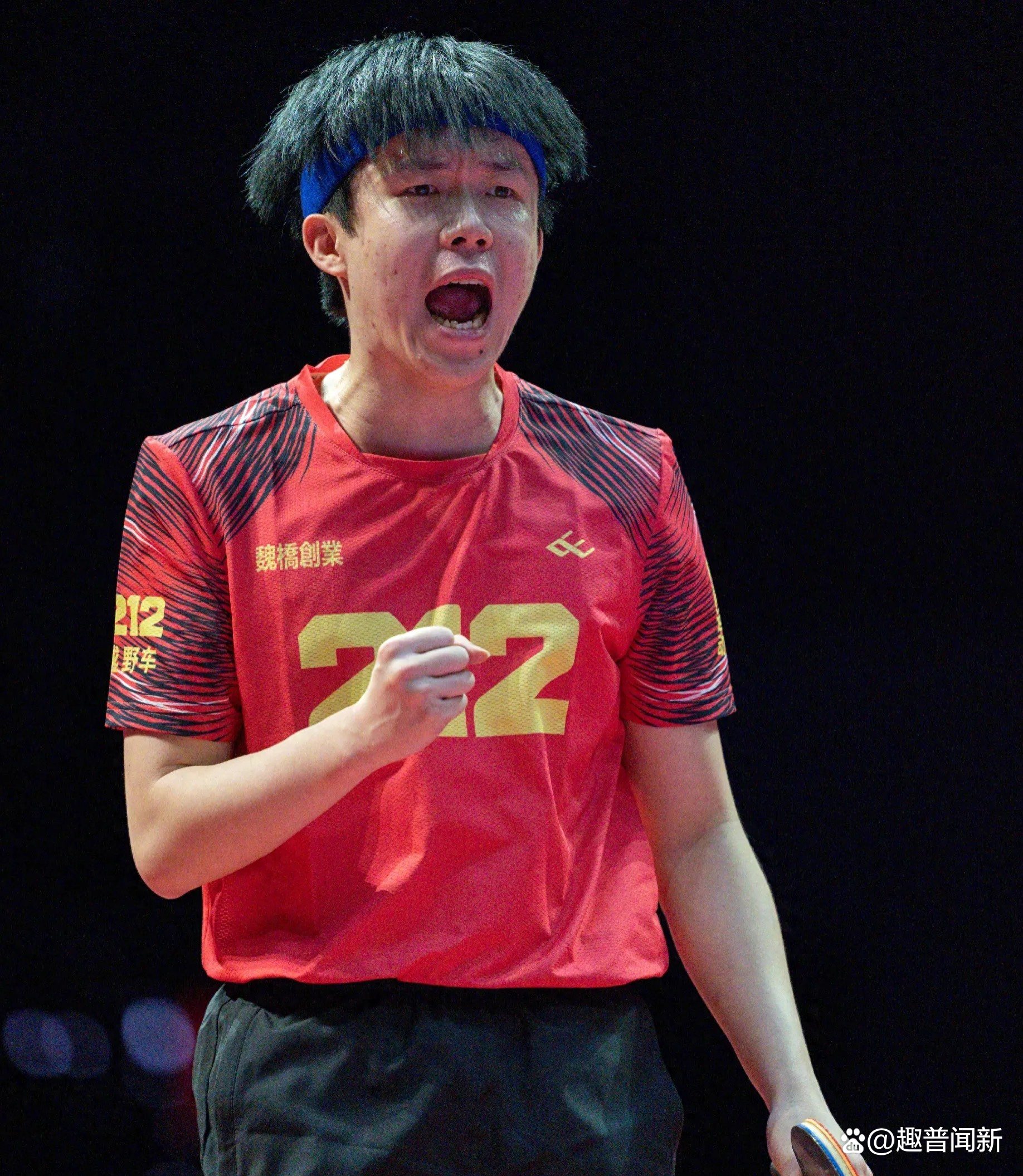 乒乓球选手刷新世界纪录，震撼全场