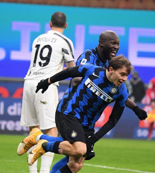 包含尤文完胜瑞士，门迪点燃赛场的词条