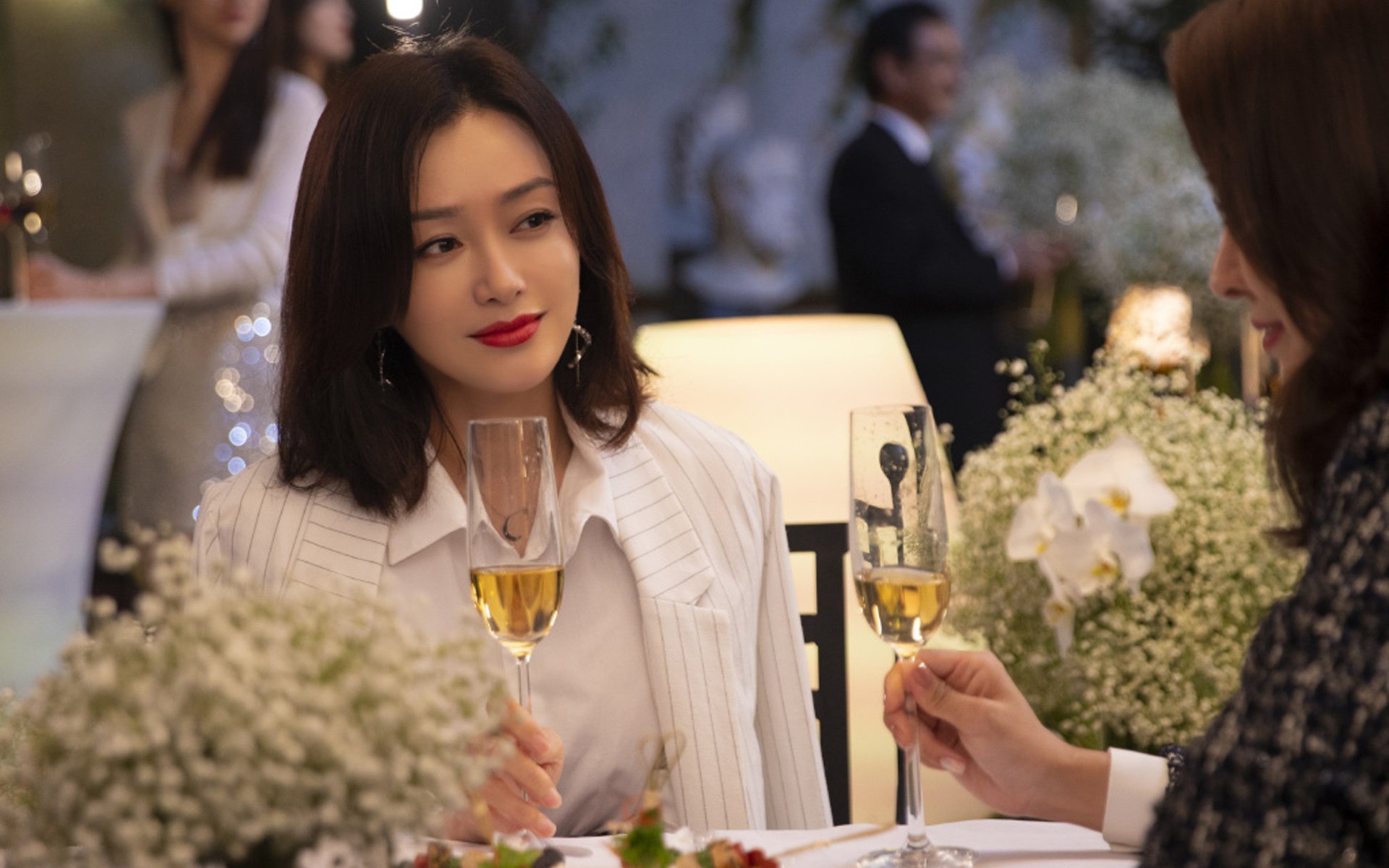 欧洲足球双响炮，乌克兰翻盘那不勒斯，德布劳内刷新助攻纪录